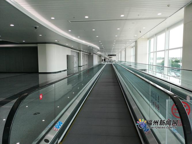國內(nèi)出發(fā)候機(jī)廳自動(dòng)步道